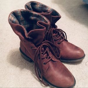 ⭐️ Plaid-Lined Fold-over booties